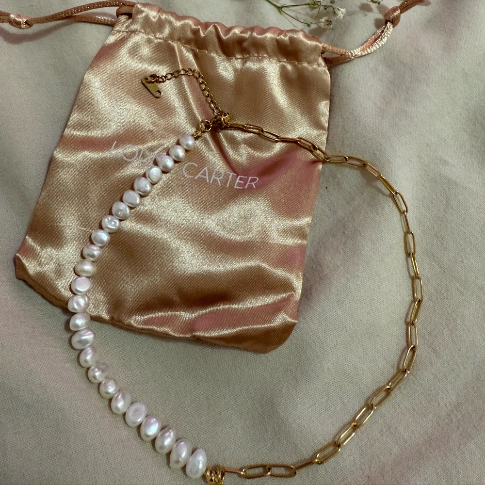 Brand New Louise Carter Pearl and Gold Chain Necklace